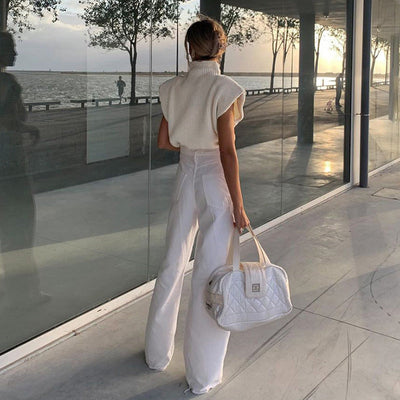 Noémi™ | Short Sweater with High Neck – Refinement and Simplicity