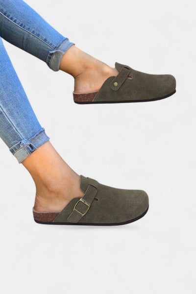 Tia | Robust Suede Clogs
